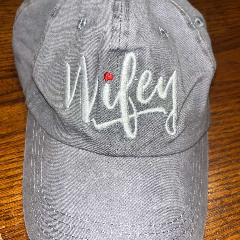 Womens Gray Wifey baseball Cap